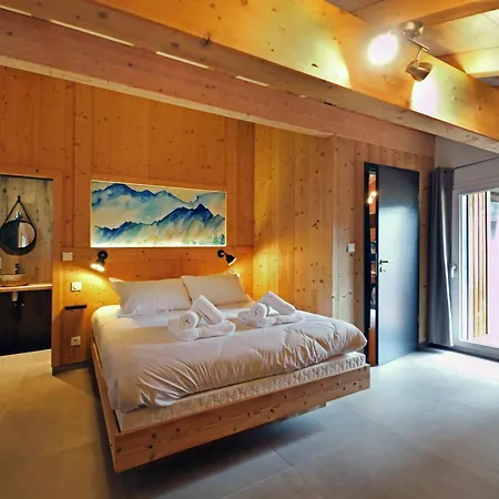 Zelcova Avec A Chalet *